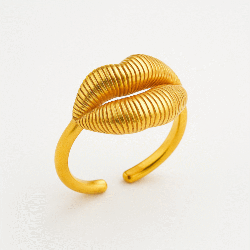 Golden Pout Statement Ring